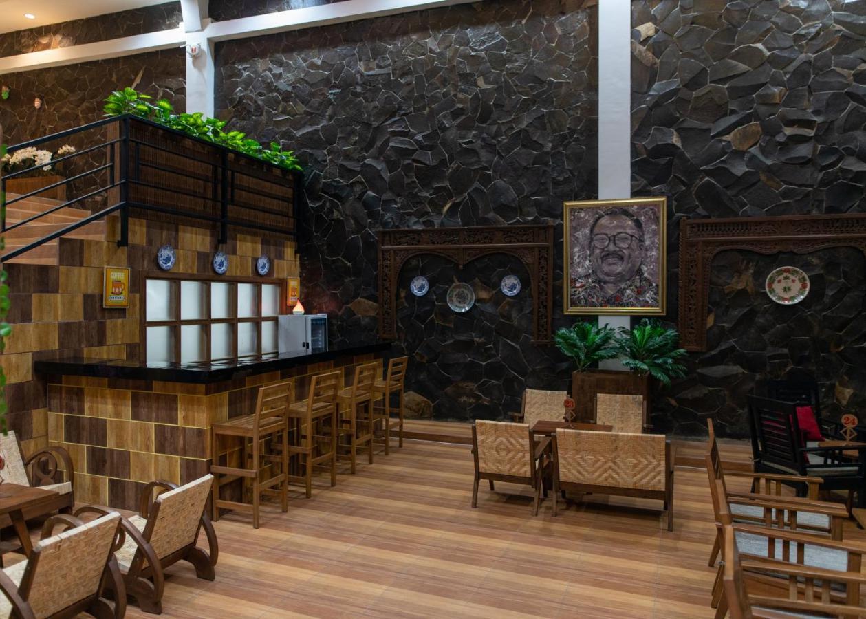 Baratha Hotel & Resto Bondowoso Exterior photo