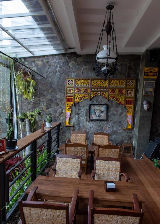 Baratha Hotel & Resto Bondowoso Exterior photo